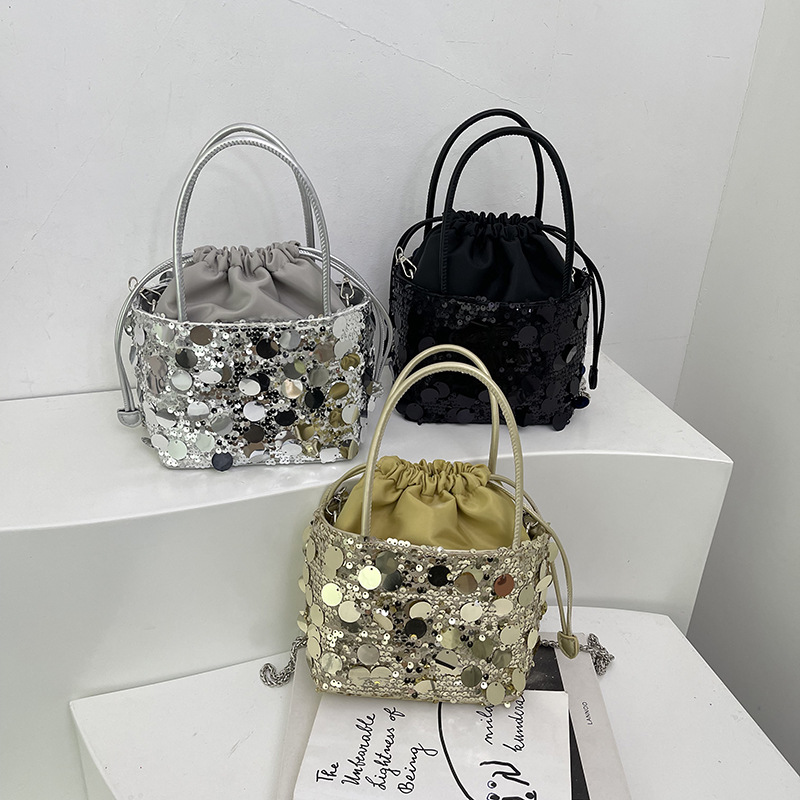 Lichte luxe pailletten emmer h - Luxury Bags News recensie en prijs