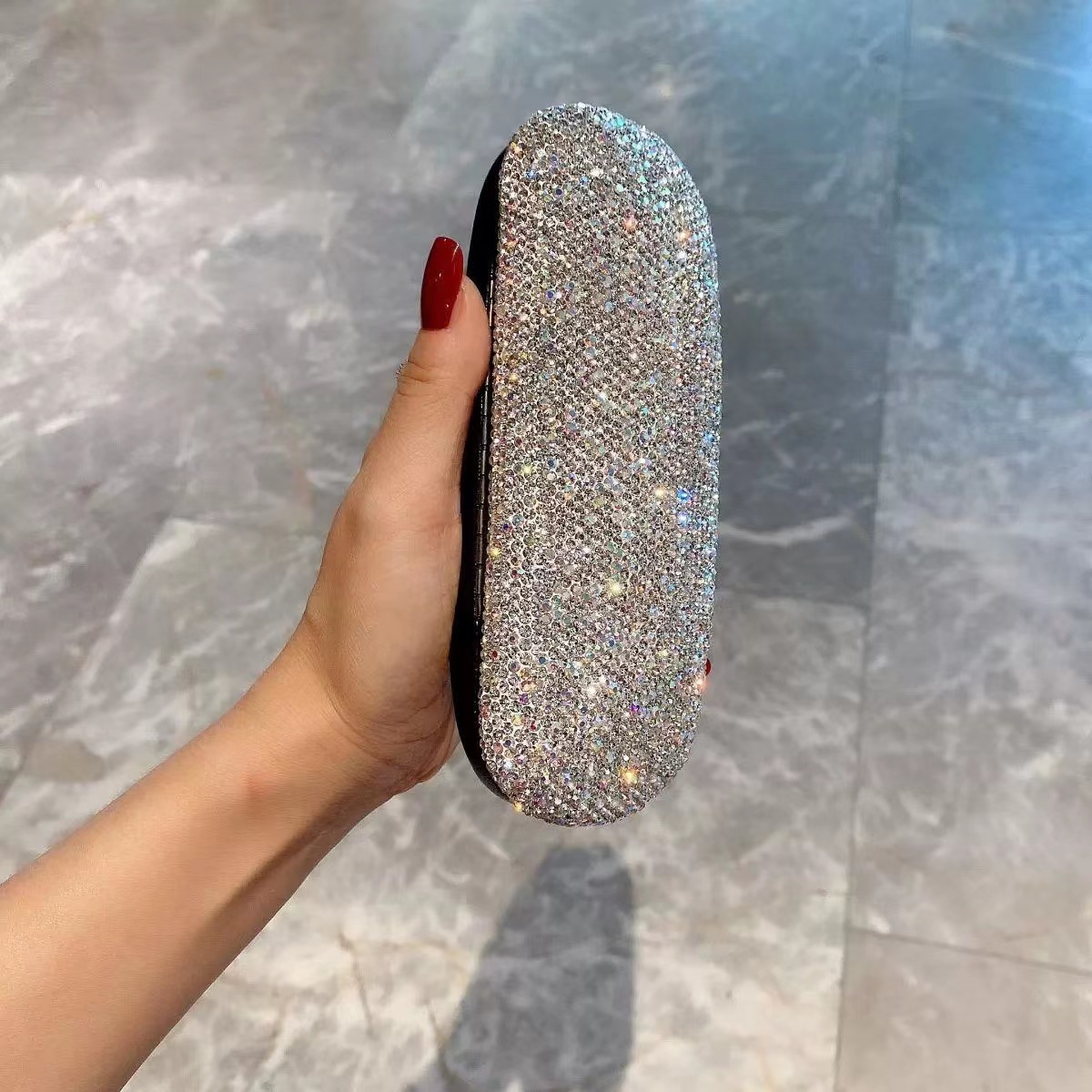 Luxe Diamant Zonnebrillenkoker - Luxury Bags List recensie en prijs