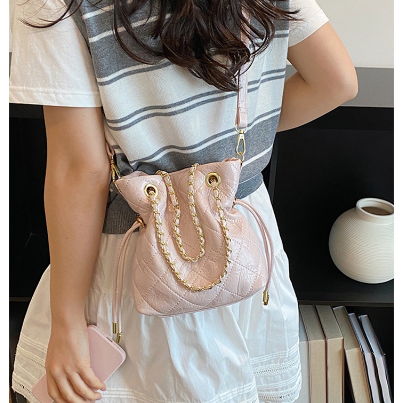 Gestikte trekkoordtas voor dam - Chain Crossbody Quilted recensie en prijs