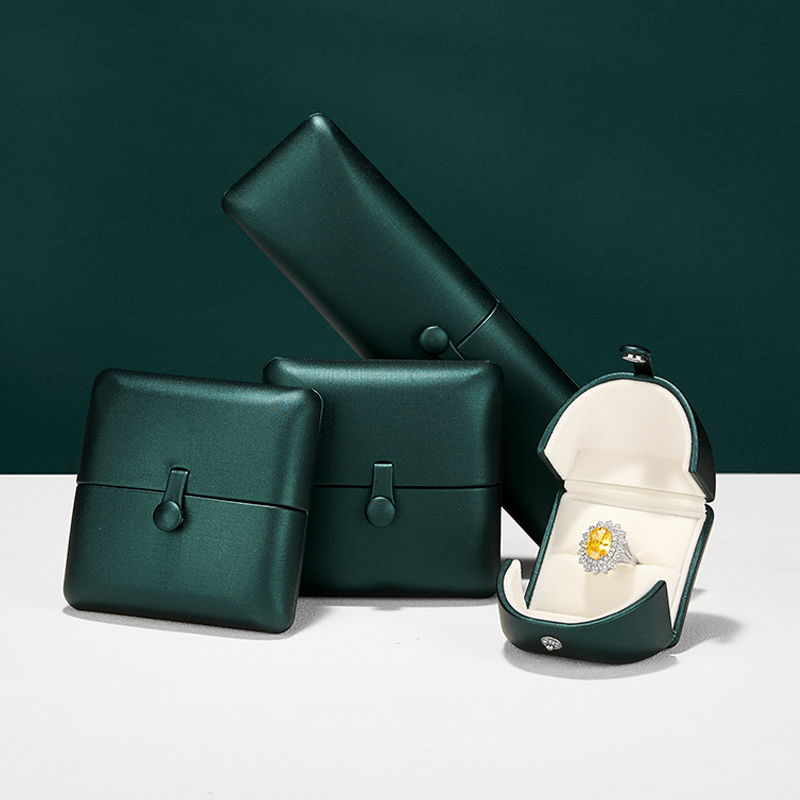 Luxe donkergroene ringendoosje - Luxury Bags List recensie en prijs